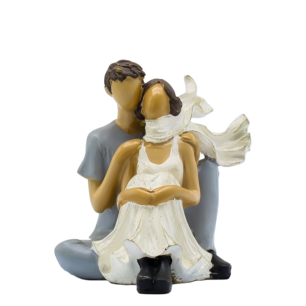 Romantic Couple Showpiece for Home Dcor | Handicrafted Polyresin Love Statue Gift for Anniversary, Wedding & Housewarming