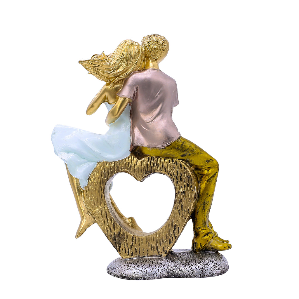 Handmade Romantic Couple Statue for Home Decoration | Polyresin Showpiece Gift Item