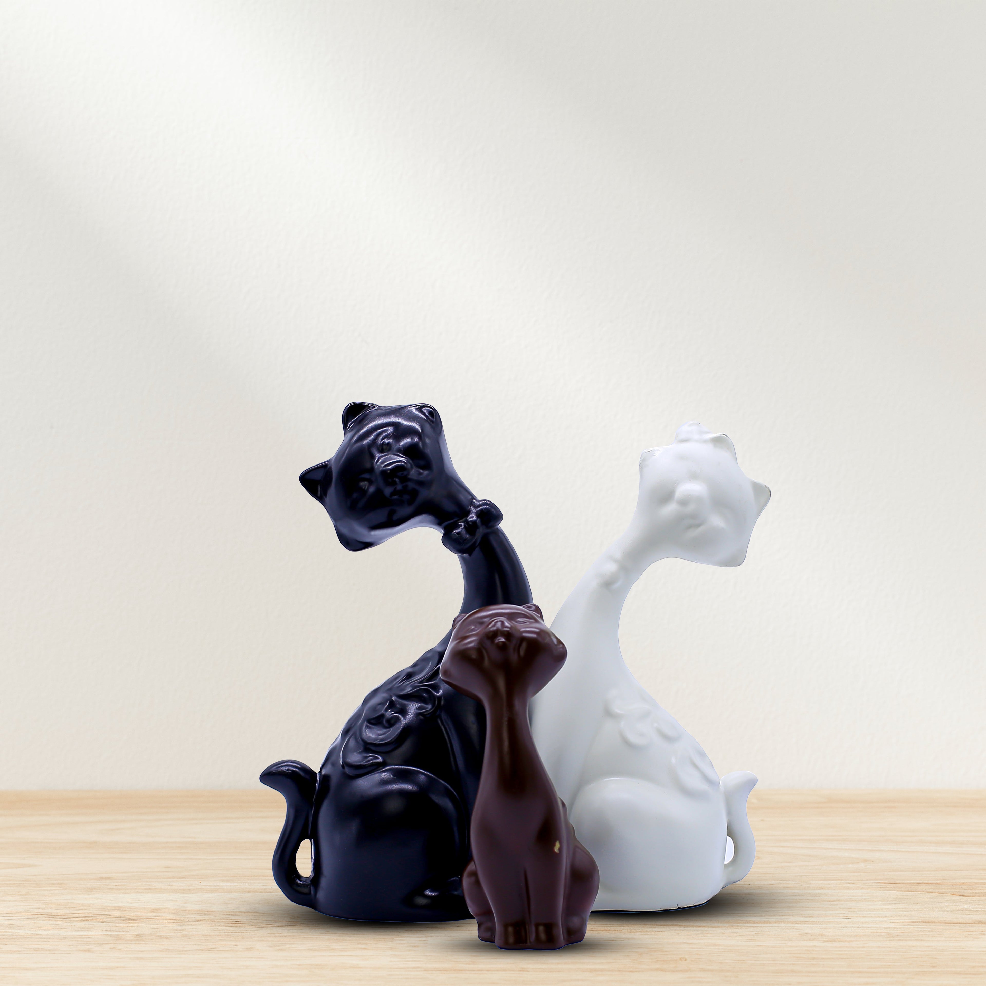 Golden Geometric Cat Statue ? Abstract Mother and Kitten Figurine, Modern Resin Animal Sculpture for Home Decor, Living Room, Bedroom, Shelf, and Office Desktop ? Unique Gift for Cat Lovers