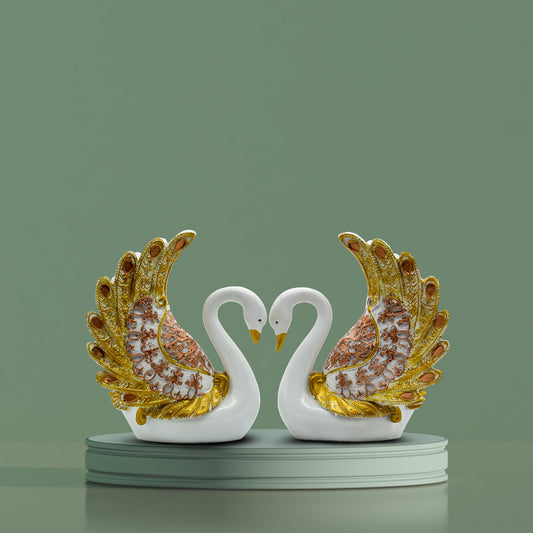 Modern White and Gold Crane Couple Statue ? Elegant Resin Figurine with Textured Wings, Nordic Style Animal Sculpture for Home Decor, Living Room, or Wedding Anniversary Gift