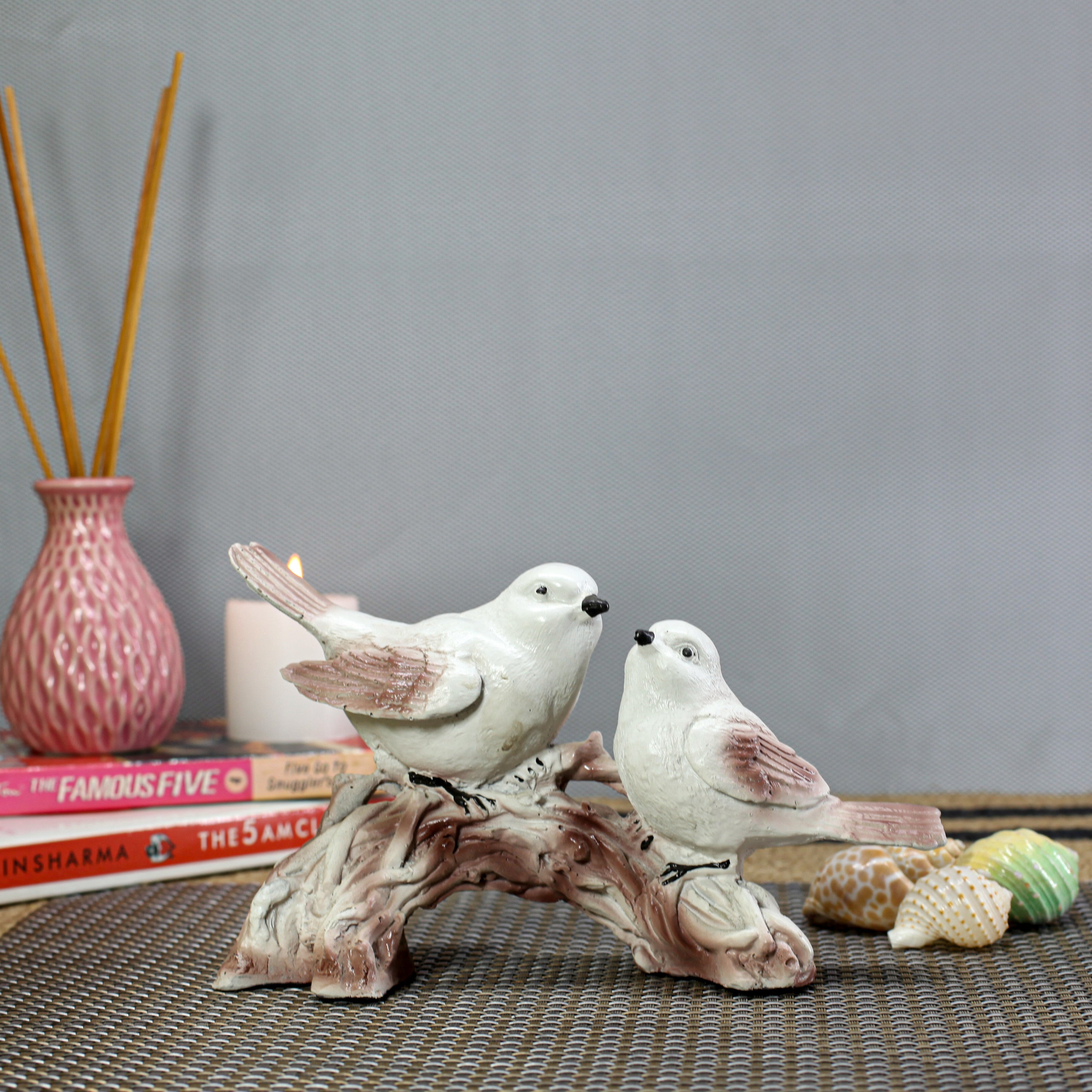 Love Birds Garden Statue, Outdoor Bird Figurine, Patio Porch Decor, Small Decorative Bird Sculpture for Indoor Outdoor Use