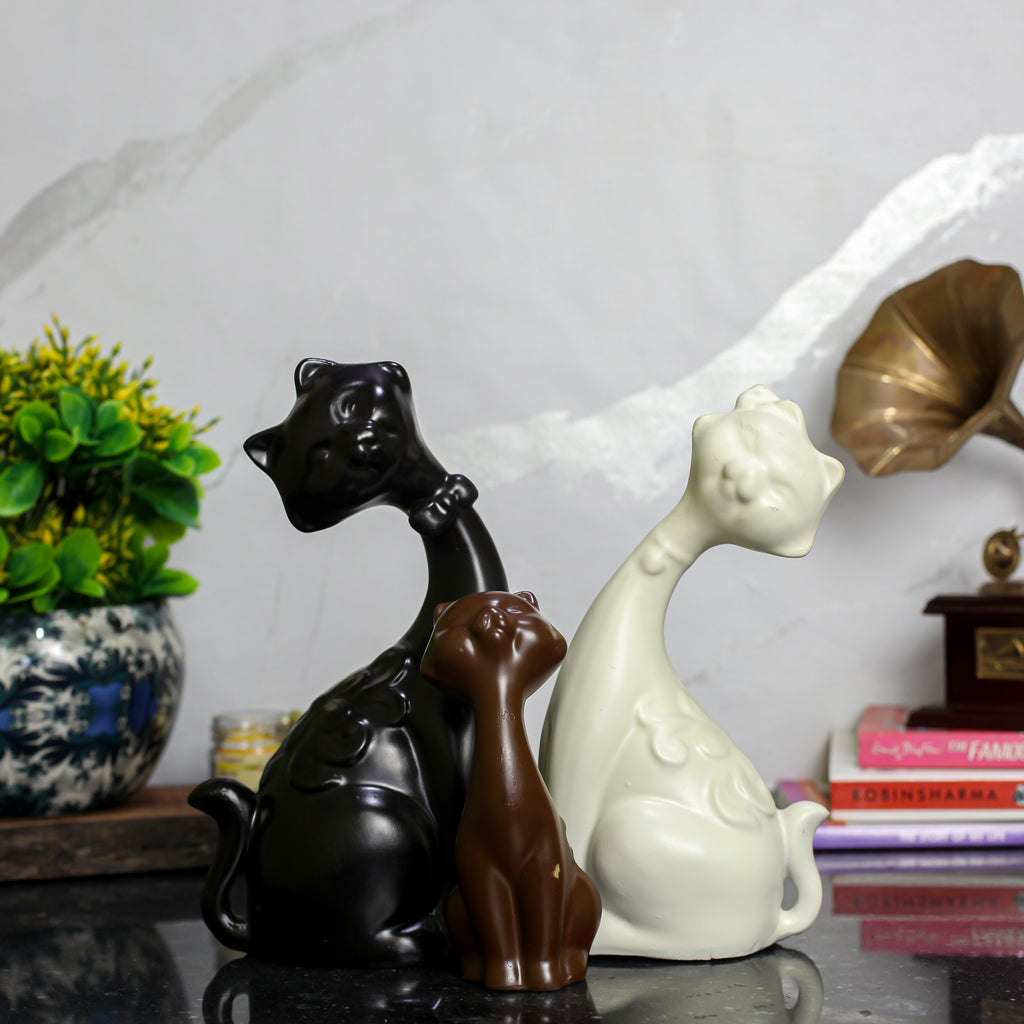 Golden Geometric Cat Statue ? Abstract Mother and Kitten Figurine, Modern Resin Animal Sculpture for Home Decor, Living Room, Bedroom, Shelf, and Office Desktop ? Unique Gift for Cat Lovers