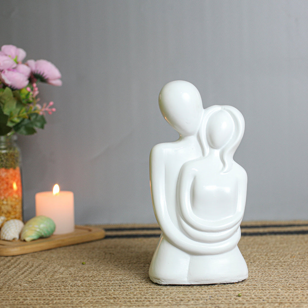 Modern White Ceramic Couple Statue - Romantic Abstract Lovers Sculpture for Home Decor, Minimalist Anniversary & Wedding Gift, Elegant Figurine for Living Room Shelf, Bedroom, or Office Desk