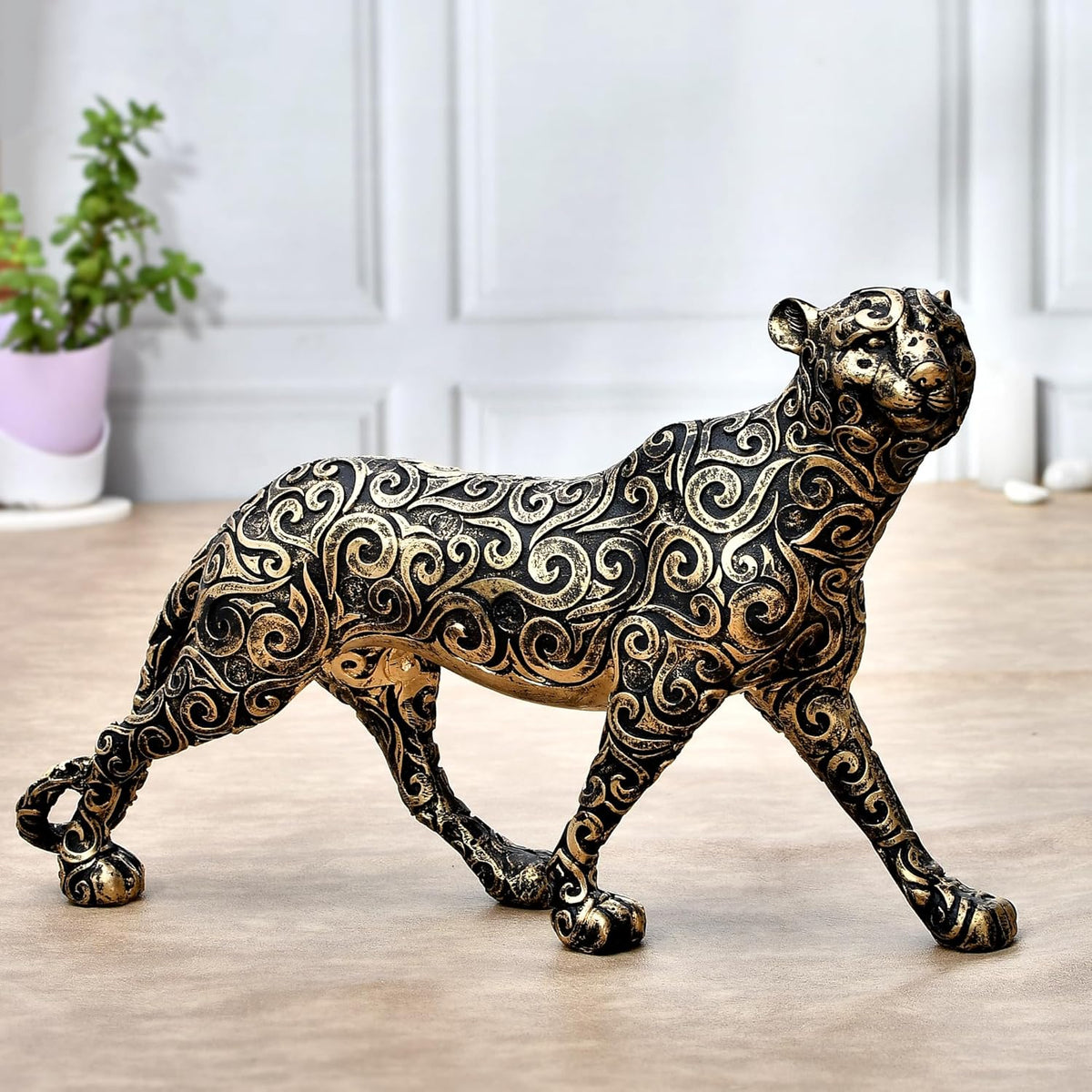 Big Panther Showpiece Statue .