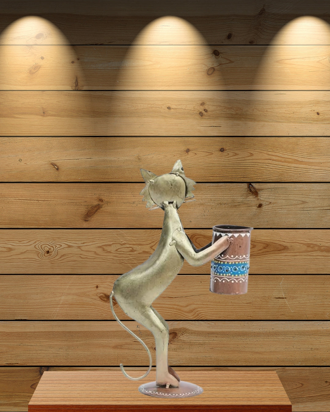 Iron Cat holding a Pen Holder Showpiece for Home decor,